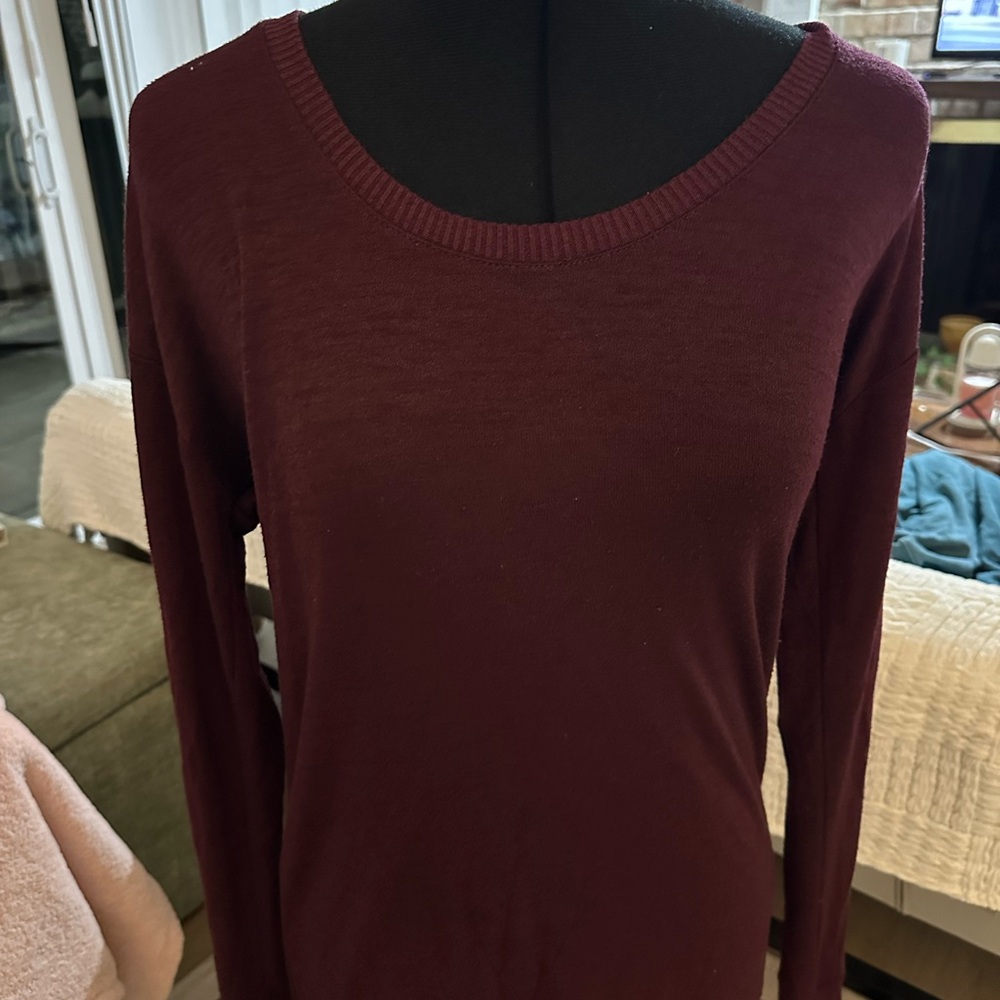 GAP Women's Burgundy Crew Neck Sweater